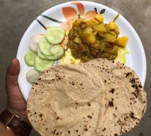4 Tawa Roti witth  Sabji