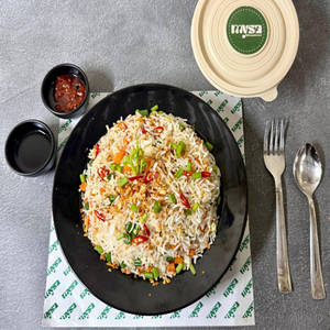 Veg Burnt Chilli Garlic Fried Rice With Chilli Gravy