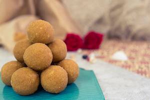 Besan Ladoo