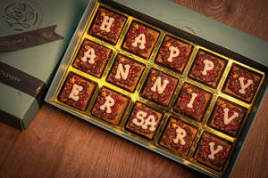 HAPPY ANNIVERSARY Brookie Gift Box (15pcs)