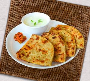 Panner Paratha With Sauce (2 Piece)