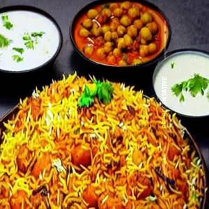 Aloo Aur Chole Ki Biryani