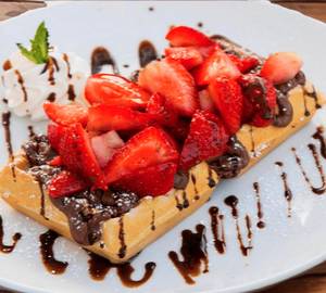 Nutella Strawberry Waffle 🍓