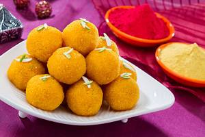 Kesar Pista Ladoo