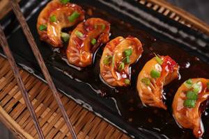Veg Wheat Pan Fried Momo in Sweet Chilli