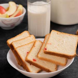 2 Bread Wiith Milk Tea
