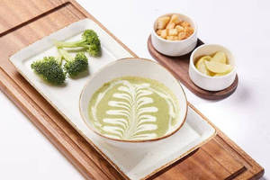 Broccoli Almond Soup