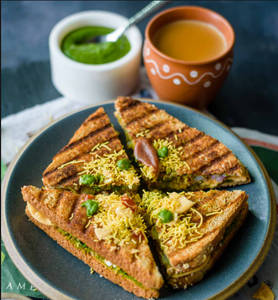 Sev Puri Toast Sandwich