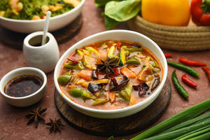 Mixed Vegetables In Schezwan Sauce (full)