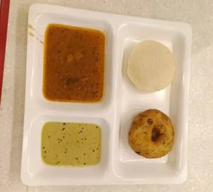 Idli And Vara (1 Plate)