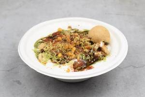 Khasta Kachori (with Dahi)