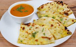 Onion Naan With Gravy