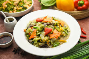 Cantonese Noodles Veg (gravy)