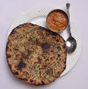 Cheese Naan With Gravy