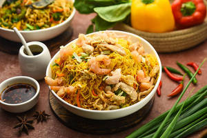 Singapore Rice Noodles (Mixed) [Serves 2]