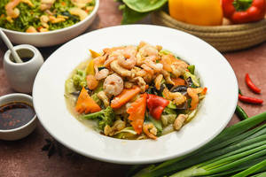 Pan Fried Noodles (Mixed) [Serves 2]