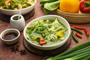 Mixed Vegetables In Green Chilli Sauce (full)