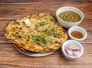 Chola Aloo Naan Combo