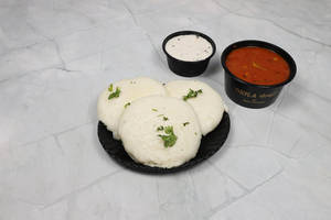 Idlis With Chutney & Sambar