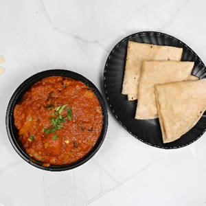Lasaniya Aloo Sabji With Phulka Roti
