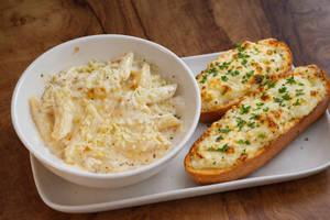 Cheese Garlic Bread + White Sauce Pasta