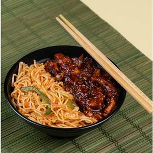 Schezwan Noodles with Black Pepper Chicken Strips