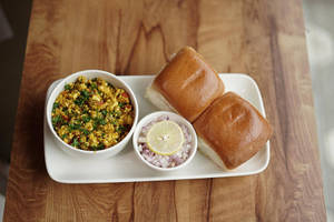 Paneer Bhurji With Pav