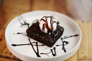 Brownie With Ice Cream