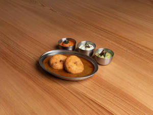 Medu Vada In Sambhar (2 Pcs)