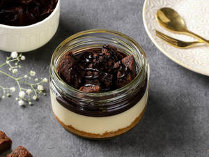 Brownie Cheesecake Jar (200 gm)