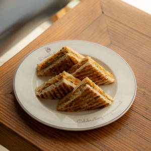 Hummus Sandwich