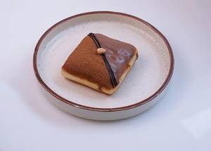 Tiramisu Doughnut