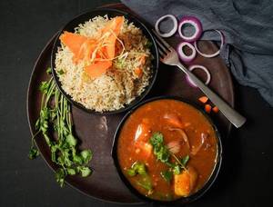 Fried Rice With Chilli Paneer