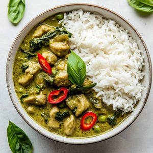 Thai Green Curry With Steam Rice Chicken
