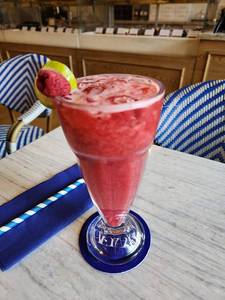 Classic Homemade Raspberry Lemonade
