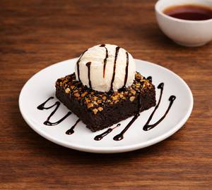 Hot Brownie With Icecream