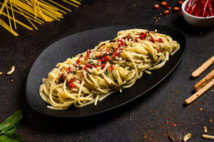 Veg Spaghetti Aglio Olio Pasta
