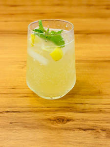 Mint Mango Mojito