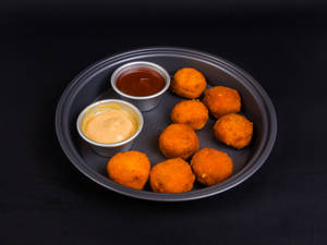 Jalapeno Cheese Poppers With Dip (6 Pieces)