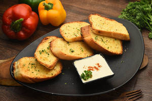 Garlic Bread With Hummus Dip [6 Pieces]