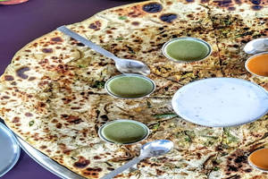 Gobi Mooli Gajar Parantha