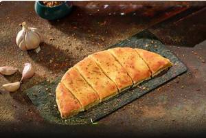 Cheesy Garlic Bread ( Twisted) With Cheesy Dip