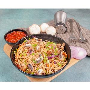 Mushroom Hakka Noodles