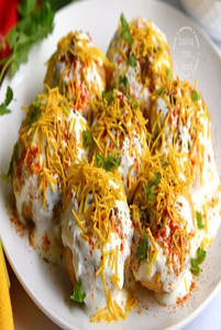 Dahi Aloo Puri