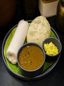 Puttu & Kadala Curry Combo