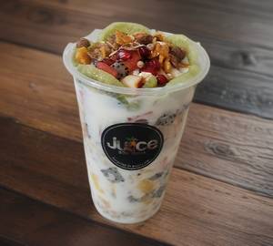 Crunchy Yoghurt Fruit Salad