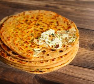 Aloo paneer paratha with butter