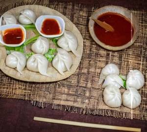 STEAMED PANEER MOMOS