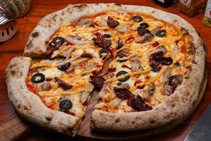 La Gioia Chicken Pizza