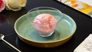 Strawberry Ice Cream,